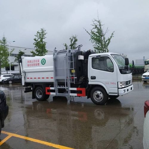 6方自裝卸式垃圾車與6方壓縮掛桶式垃圾車的比較分析